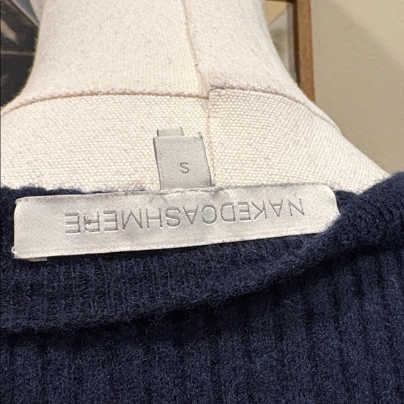 NakedCashmere Navy Blue Cashmere Stretch Ribbed Knit Sleeveless Top size Small - Picture 7 of 11